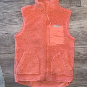 Columbia women’s coral Fleece Vest